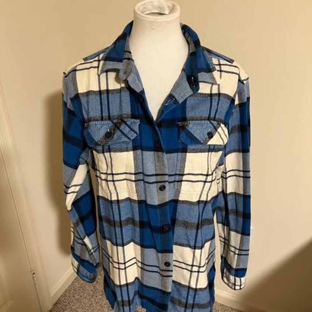 Patagonia blue white black plaid flannel shirt medium